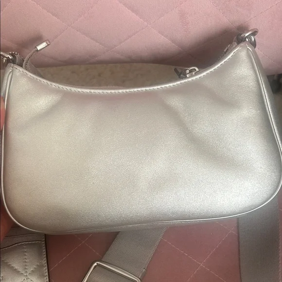 Coach Teri Metallic Silver Shoulder Bag and Cardholder Set - Picture 5 of 11